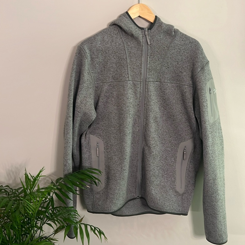 Arc’Teryx Zip-Up Performance Hooded Sweatshirt Gray Large